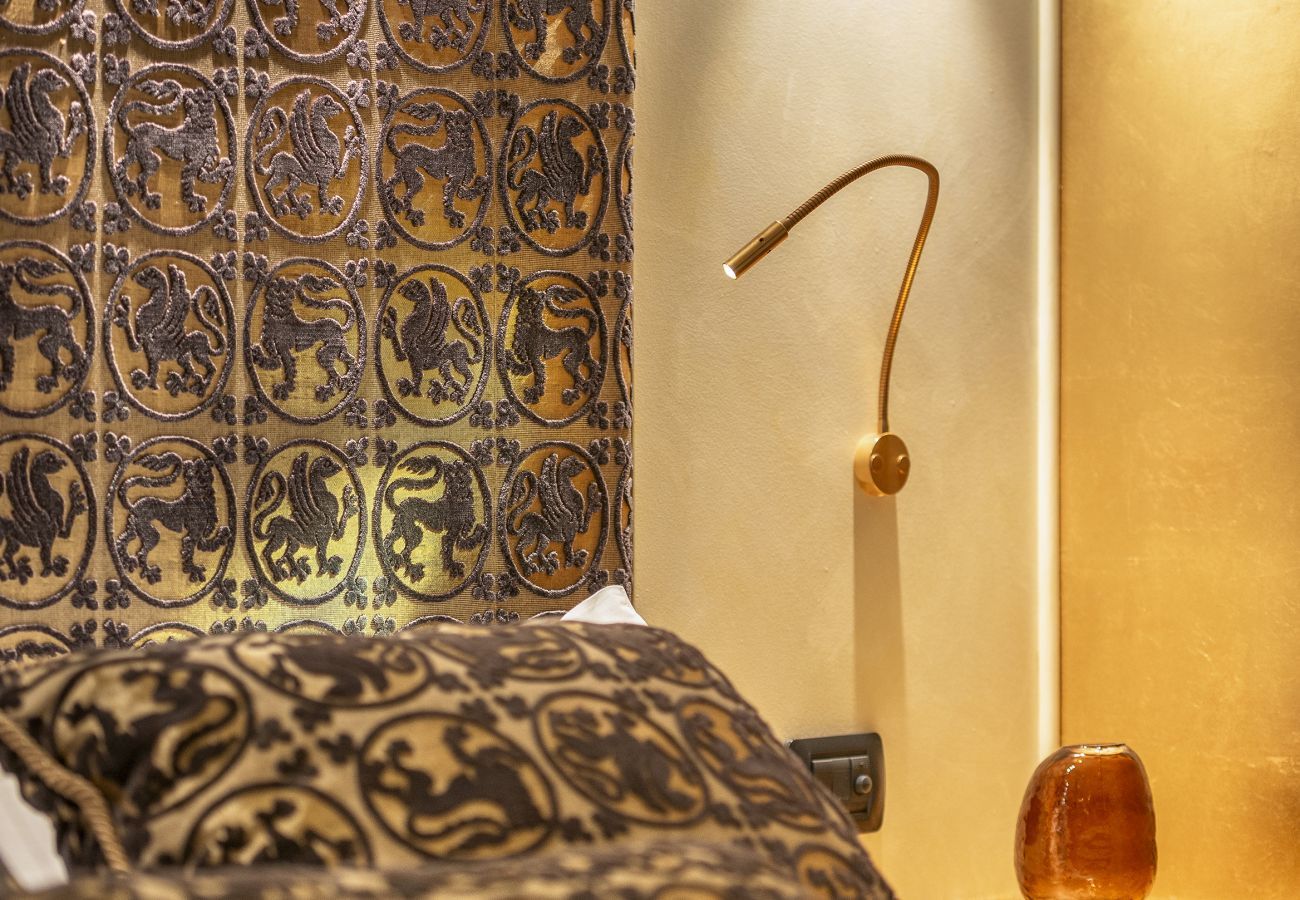 Ferienwohnung in Venedig - Golden Treasure Apartment on the Grand Canal R&R