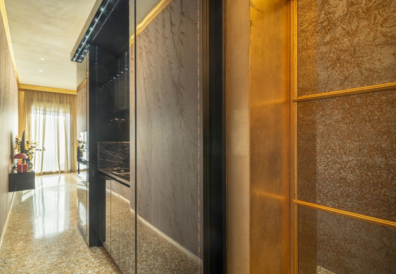 Ferienwohnung in Venedig - Golden Treasure Apartment on the Grand Canal R&R