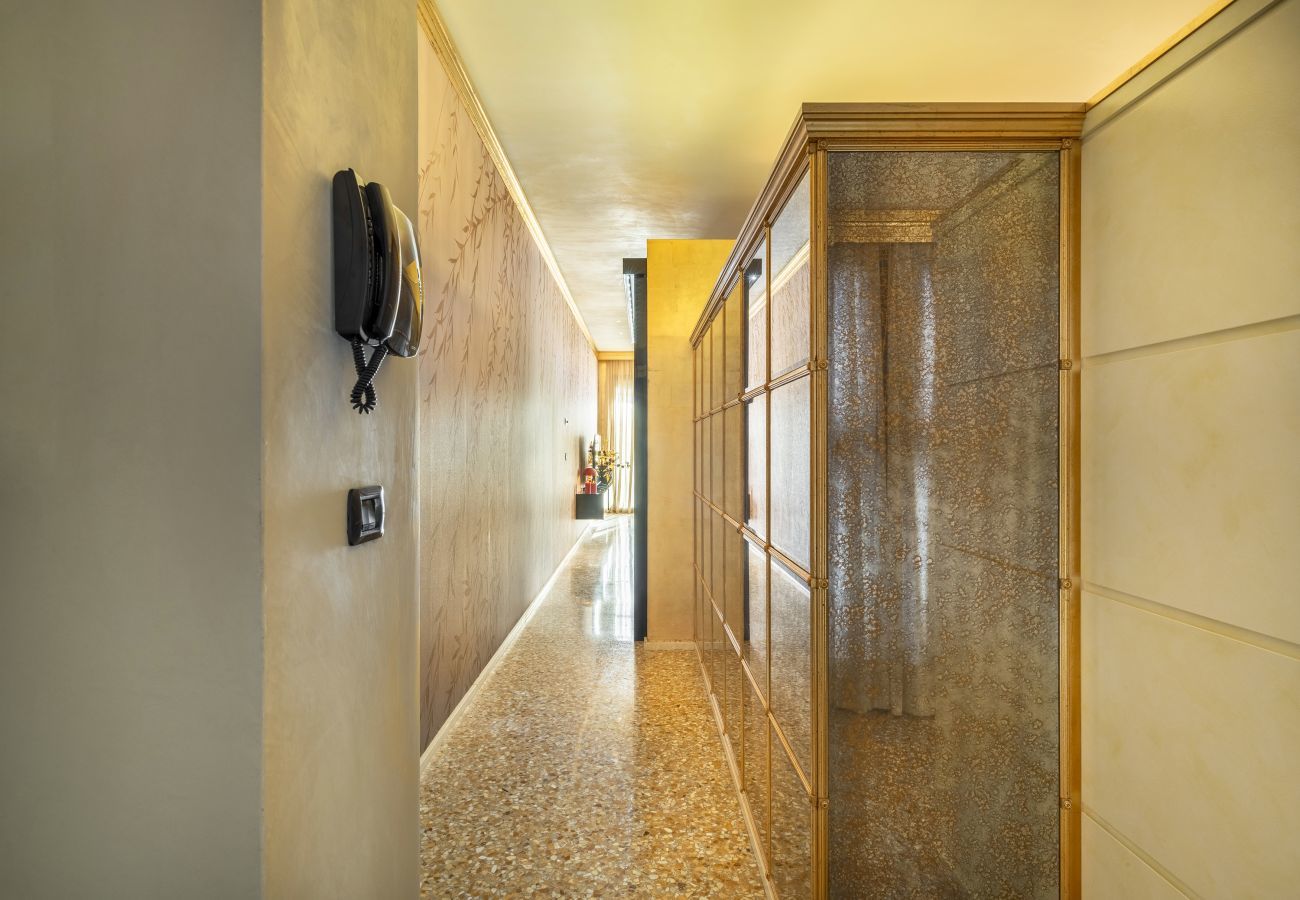Ferienwohnung in Venedig - Golden Treasure Apartment on the Grand Canal R&R