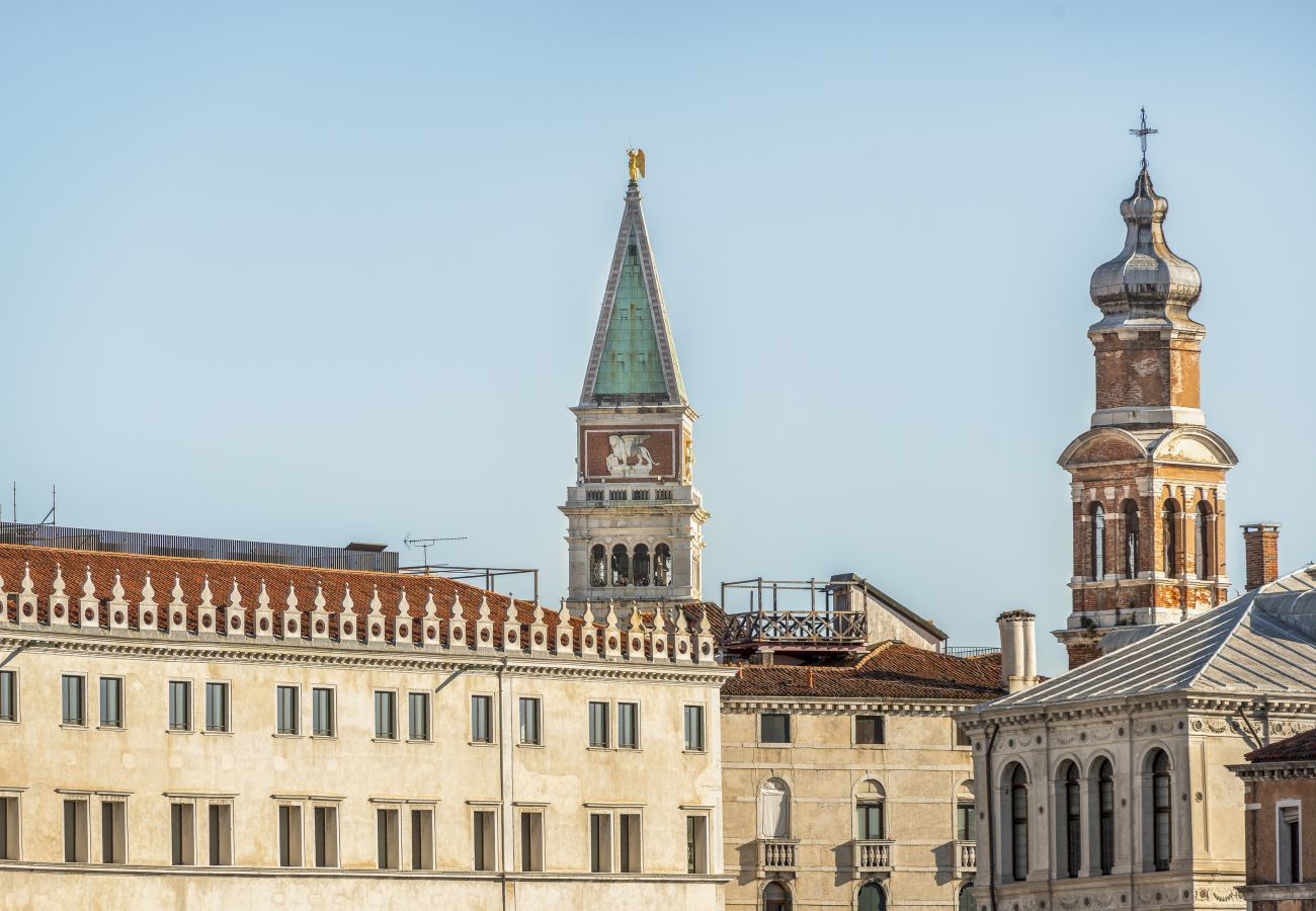 Ferienwohnung in Venedig - Golden Treasure Apartment on the Grand Canal R&R