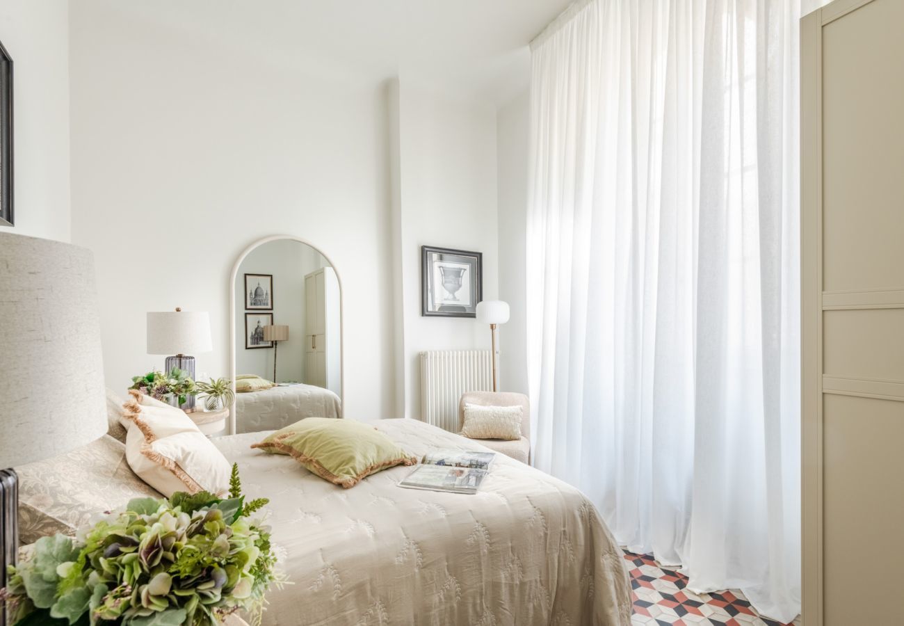 Ferienwohnung in Lucca - The Fresco Tale, a Charming 3 Bedrooms Apartment