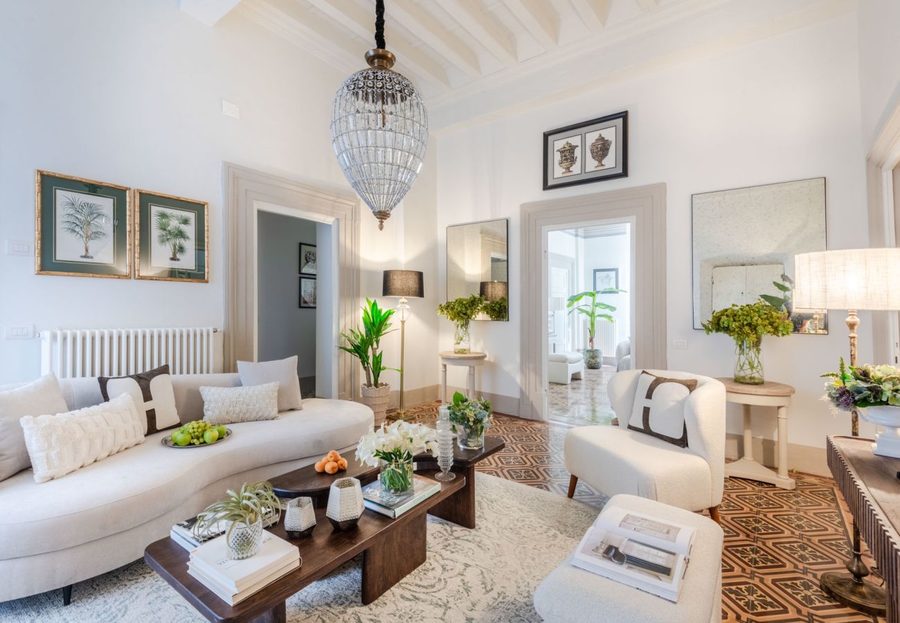 Ferienwohnung in Lucca - The Fresco Tale, a Charming 3 Bedrooms Apartment