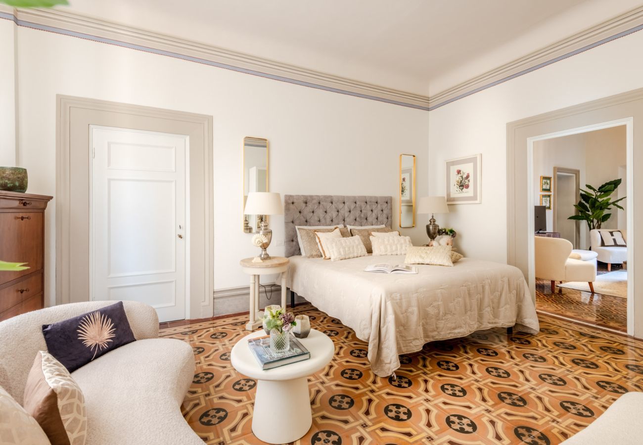 Ferienwohnung in Lucca - The Fresco Tale, a Charming 3 Bedrooms Apartment