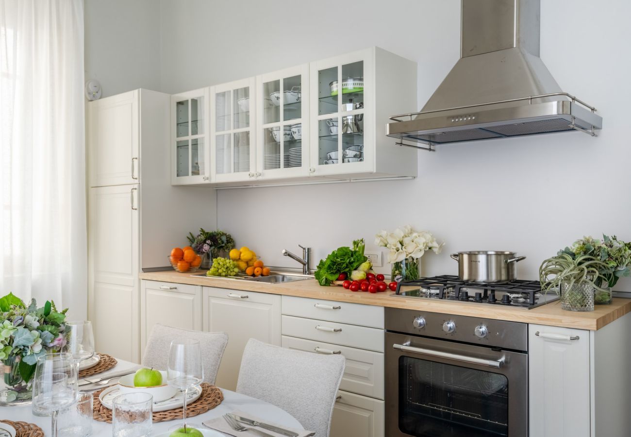 Ferienwohnung in Lucca - The Fresco Tale, a Charming 3 Bedrooms Apartment