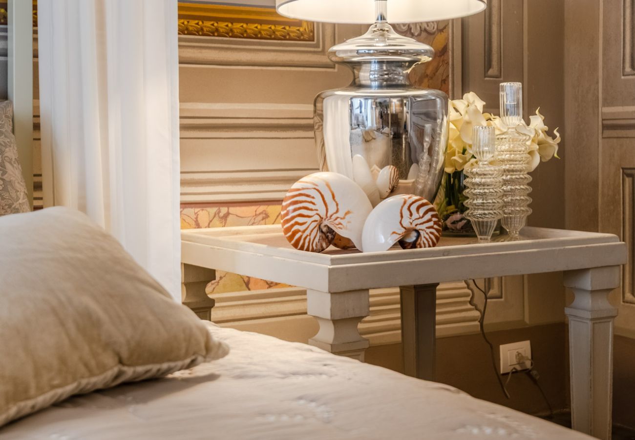 Ferienwohnung in Lucca - The Fresco Tale, a Charming 3 Bedrooms Apartment