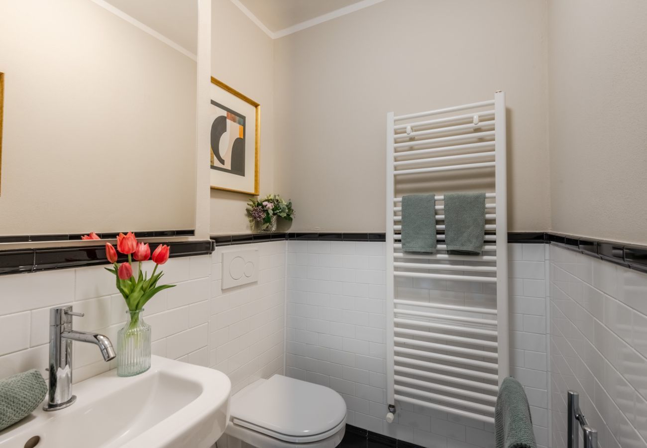 Ferienwohnung in Lucca - Verdi 1928, A Cozy Wallside Retreat