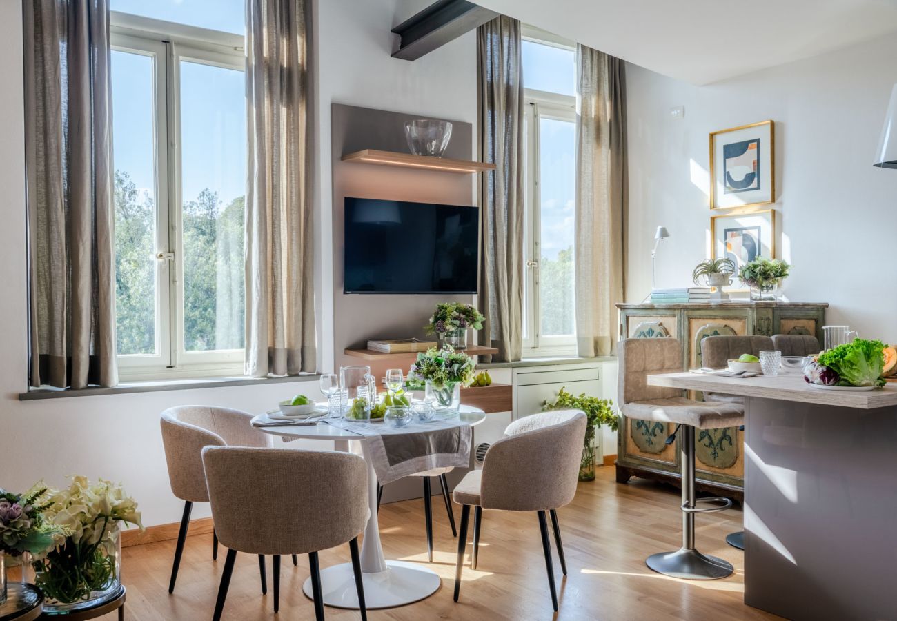 Ferienwohnung in Lucca - Verdi 1928, A Cozy Wallside Retreat