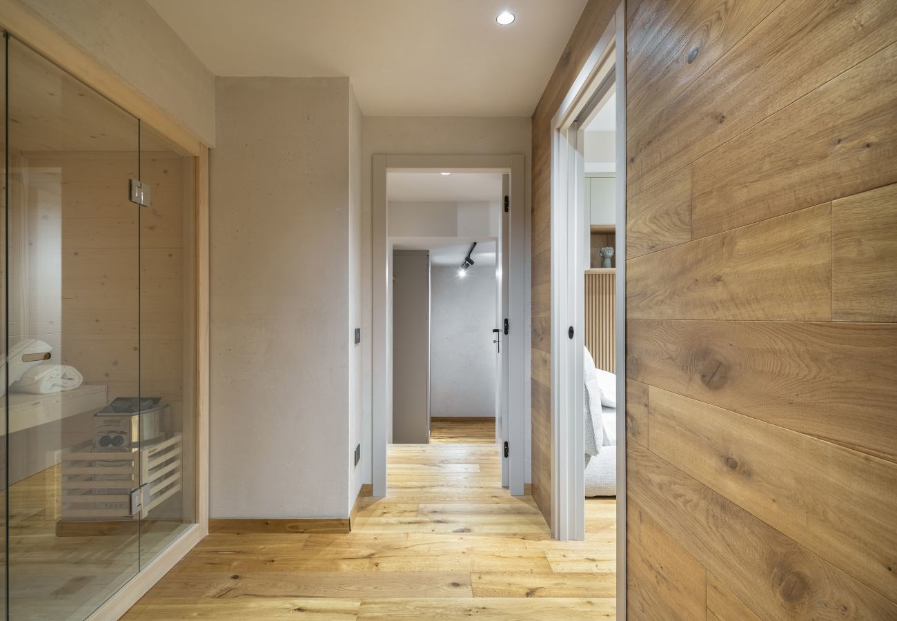 Ferienwohnung in Cortina d´Ampezzo - Cademai Alpenglow Chalet with Sauna R&R