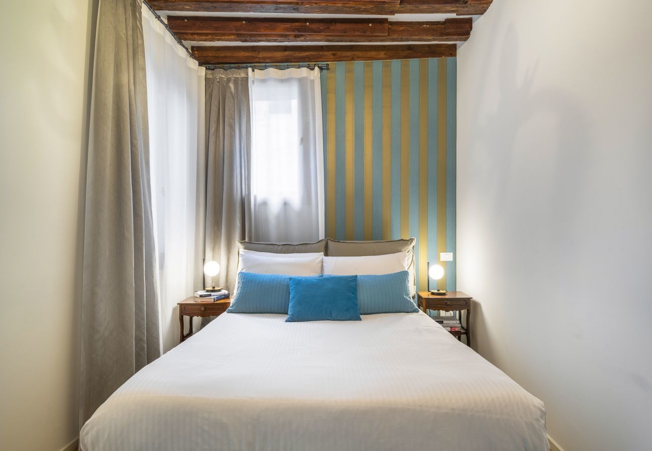 Ferienwohnung in Venedig - Ca' Venier Apartment with Balcony R&R