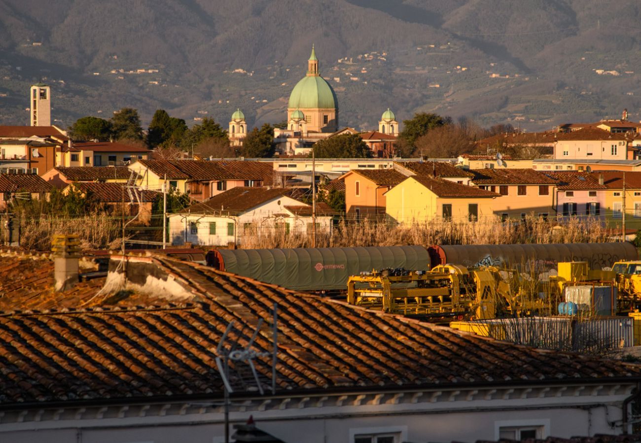 Ferienwohnung in Lucca - The Sunwall Loft