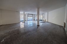 Commercial space in Olbia - Commercial space Olbia, 3 windows, facing main street