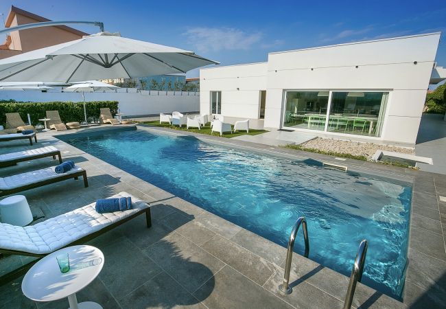 Villa in Siracusa - Villa Laura Villa in Siracusa - Villa Laura