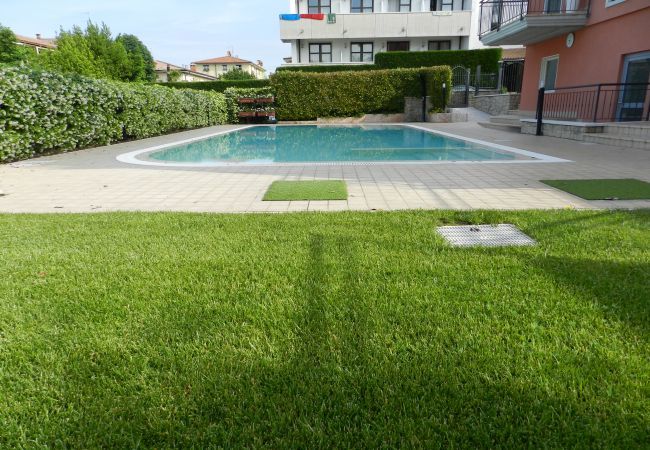 Apartment in Lazise - Regarda - holiday apartment Promenade in Lazise with garden and pool