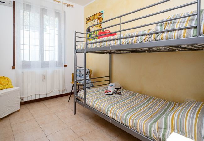 Apartment in Lazise - Regarda - cozy apartment L'Archetto with private garden, WiFi, pool