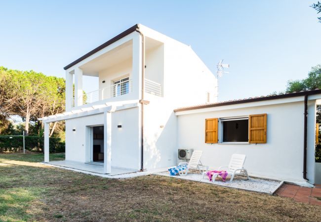 Chalet in Olbia - Villetta Bianca - modern house 400mt sandy beach