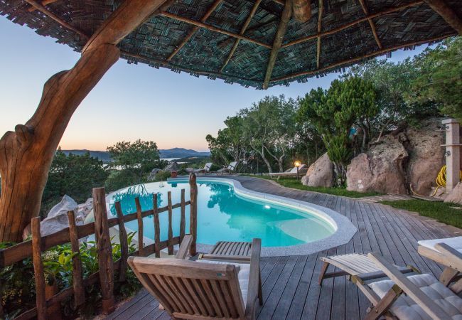 Villa in Porto Rotondo - Villa Sa Jaga - infinity pool facing sunset, Porto Rotondo