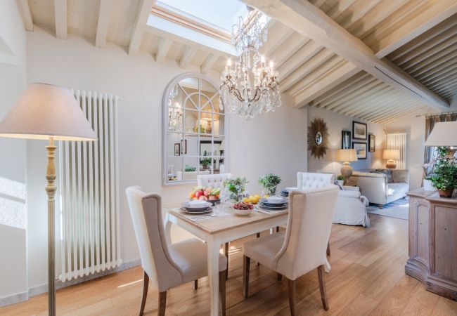 Apartment in Lucca - Casa Laura, a Terrace above Lucca Apartment in Lucca - Casa Laura, a Terrace above Lucca