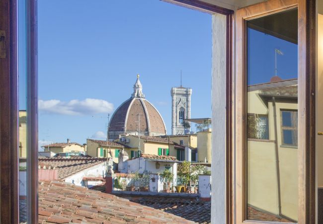 Apartment in Florence - Luxury Updated Penthouse with Elevator 3 Bedrooms 3 Bathrooms in the Very Centre