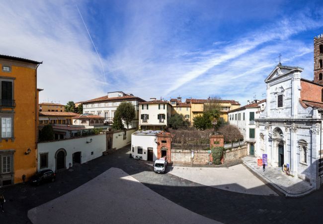 Apartment in Lucca - Modern Spacious 2 bedrooms apartment with terrace and elevator