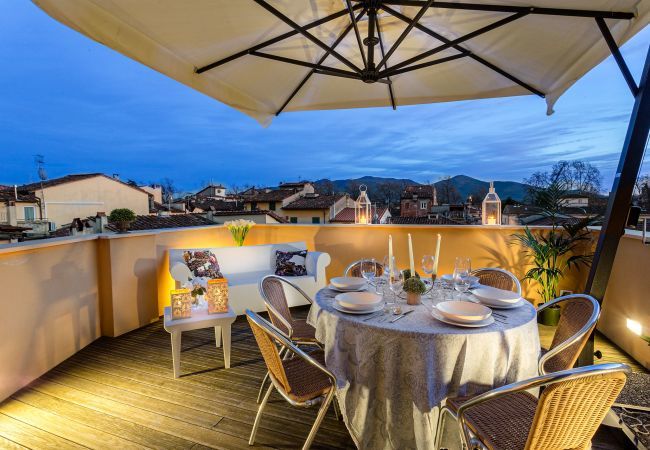 Apartment in Lucca - Breathtaking Views of Lucca from a Spacious Furnished Terrace inside the Walls