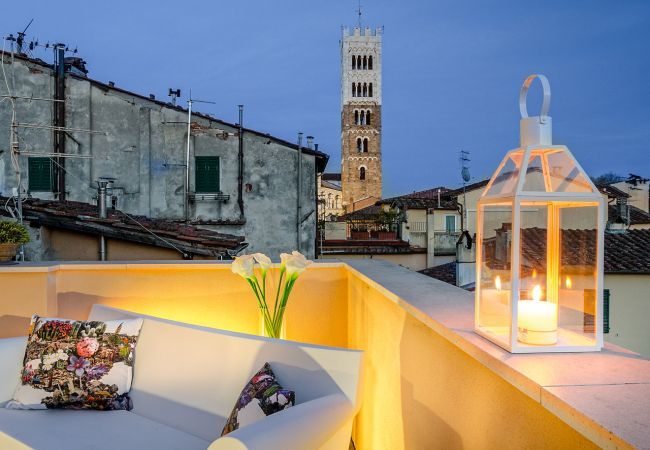 Apartment in Lucca - Breathtaking Views of Lucca from a Spacious Furnished Terrace inside the Walls