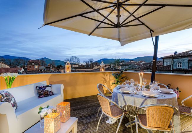 Apartment in Lucca - Breathtaking Views of Lucca from a Spacious Furnished Terrace inside the Walls