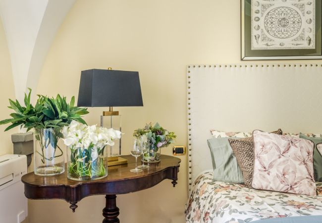 Apartment in Lucca - The Arnolfini Portrait Apartment Apartment in Lucca - The Arnolfini Portrait Apartment