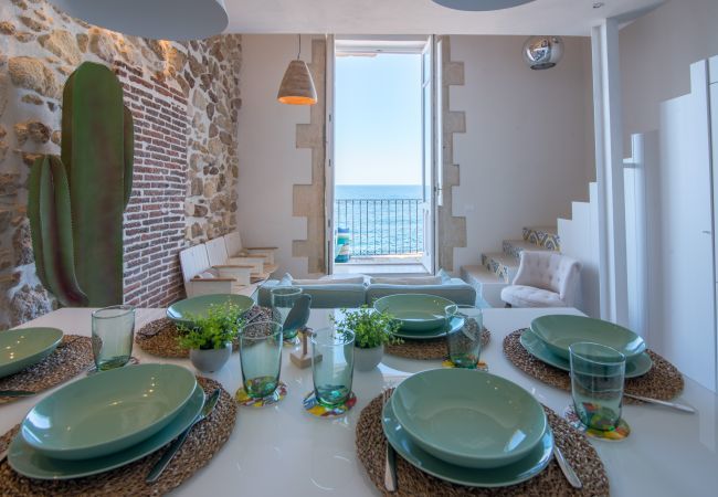 Apartment in Syracuse - Lio loft , romantic apartment  stunning sea views, by Dimore in Sicily