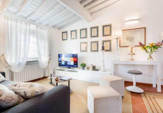 Apartment in Lucca - A Toproof Penthouse Apartment with Elevator and Private Garden Inside the Walls