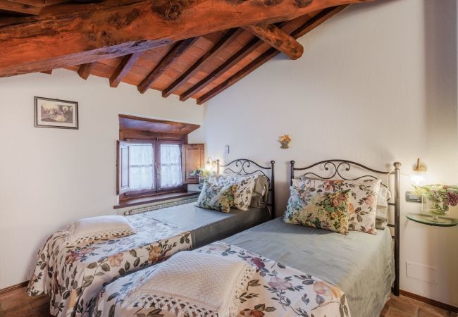 Villa in Camaiore - Bicocche Stone Farmhouse Villa in Camaiore - Bicocche Stone Farmhouse
