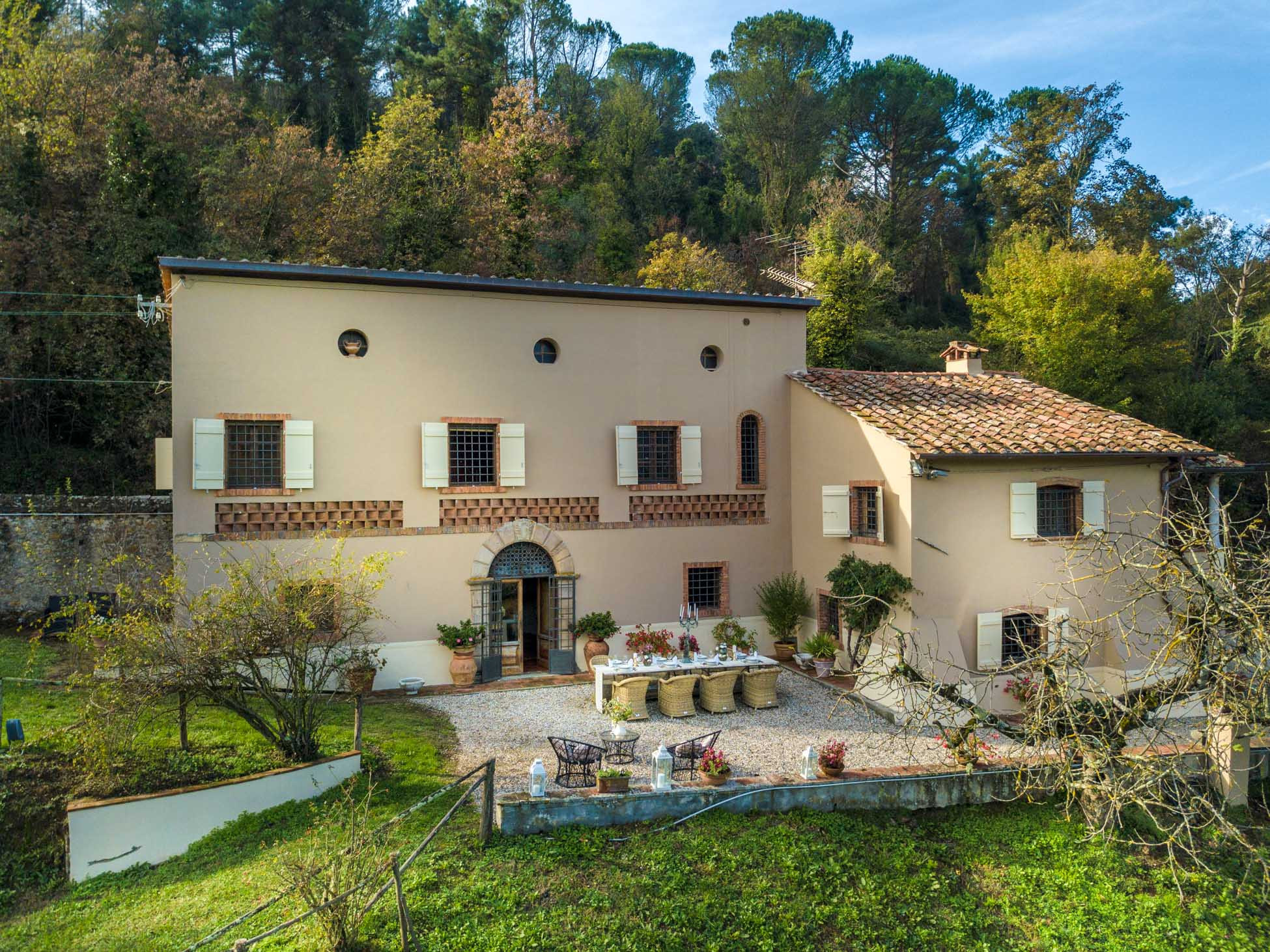 Villa/Dettached house in Vorno - Villa Viola Residenze Seicento