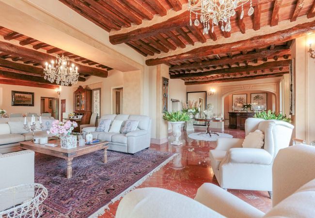 Villa in Maggiano - Villa Medea Villa in Maggiano - Villa Medea