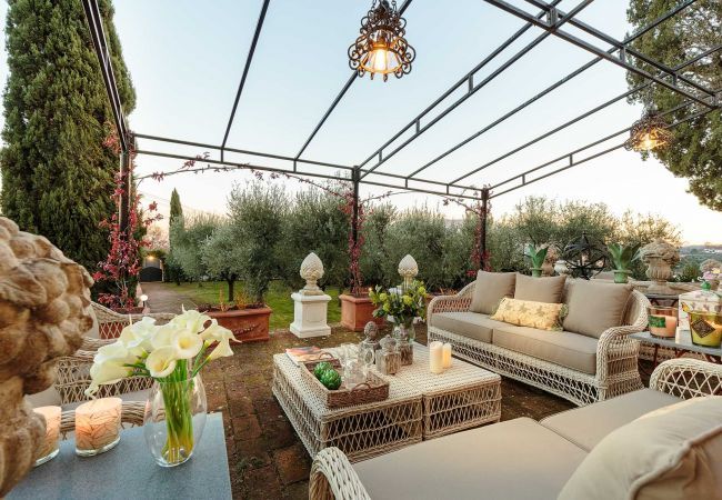 Villa in Maggiano - Villa Medea Villa in Maggiano - Villa Medea