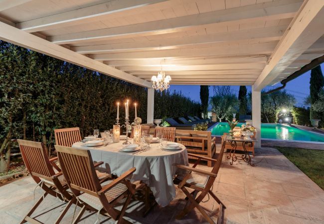 Villa in Maggiano - Villa Medea Villa in Maggiano - Villa Medea