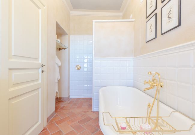 Villa in Maggiano - Villa Medea Villa in Maggiano - Villa Medea