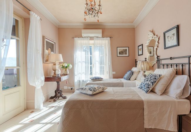 Villa in Maggiano - Villa Medea Villa in Maggiano - Villa Medea