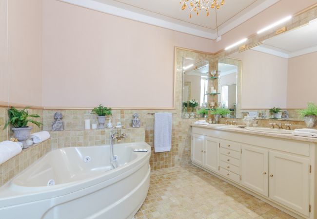 Villa in Maggiano - Villa Medea Villa in Maggiano - Villa Medea