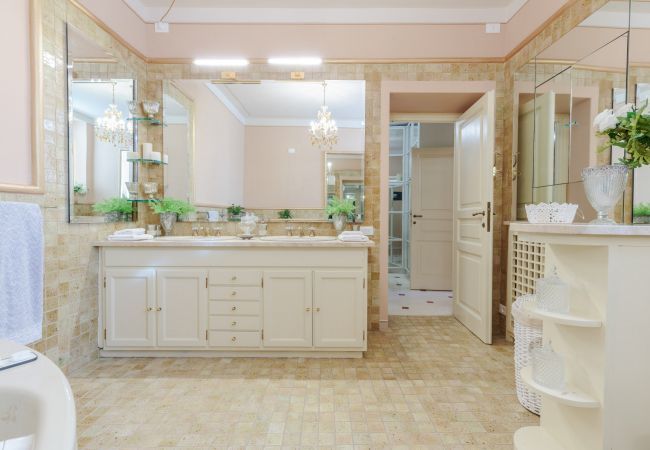 Villa in Maggiano - Villa Medea Villa in Maggiano - Villa Medea