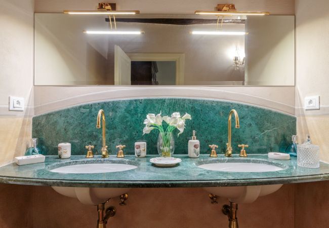 Villa in Maggiano - Villa Medea Villa in Maggiano - Villa Medea