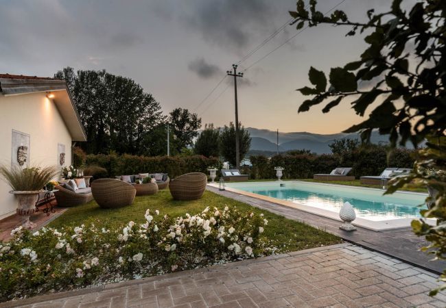 Villa in Lucca - VILLA ANNALISA, a superbly appointed Lucca heaven