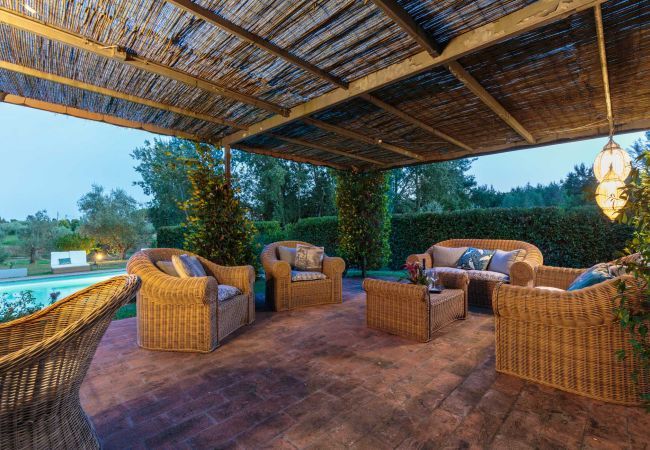 Villa in Lucca - RENAISSANCE WINERY VILLA AMONG THE VINEYARDS, 9 BEDROOMS, 7 BATHS, WIFI, AIR CON