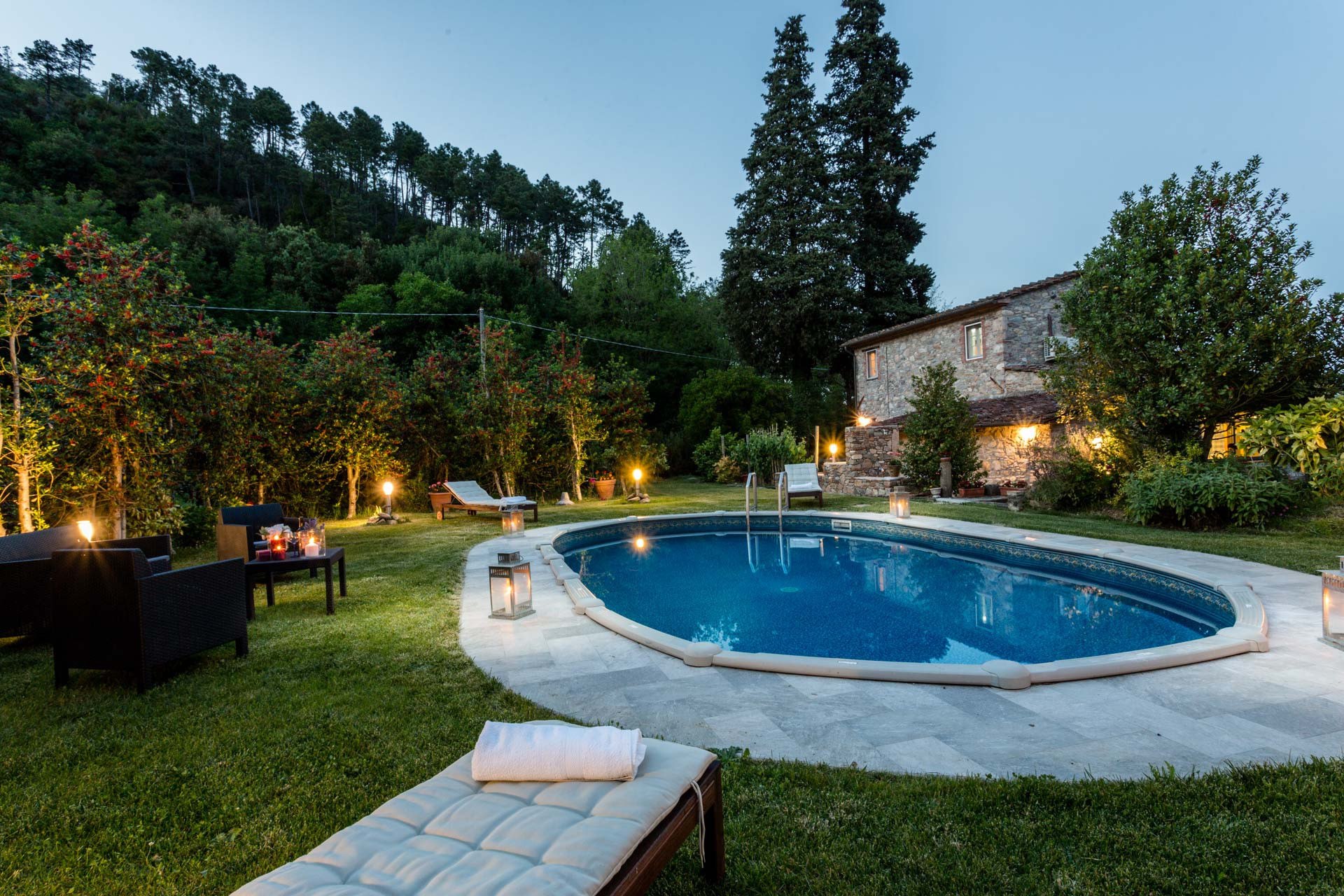 Villa/Dettached house in Pieve di Compito - A secret sweet idyllic retreat for 2 couples with private pool & air conditionin