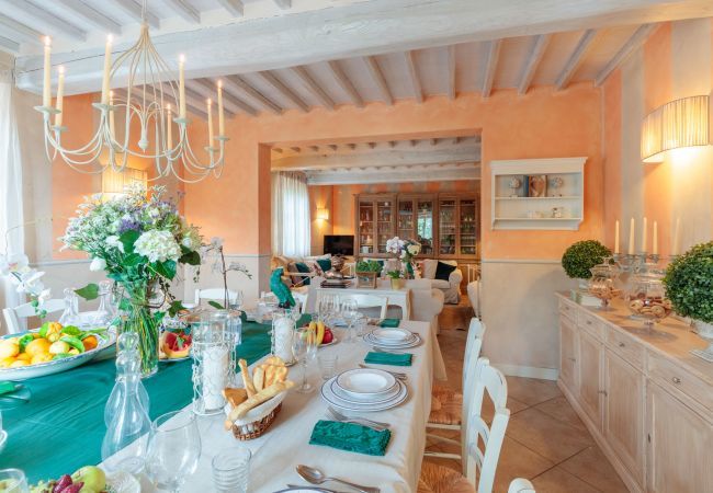 Villa in Camaiore - Casolare Dei Colli Villa in Camaiore - Casolare Dei Colli