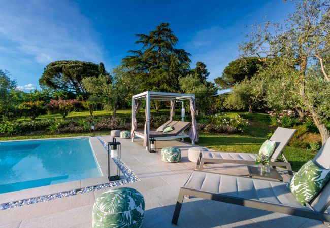 Villa in Montecarlo - LOSE THE WORLD. FIND YOURSELF. VILLA DUEMANI, 11 BEDROOMS, PANORAMIC POOL & SPA