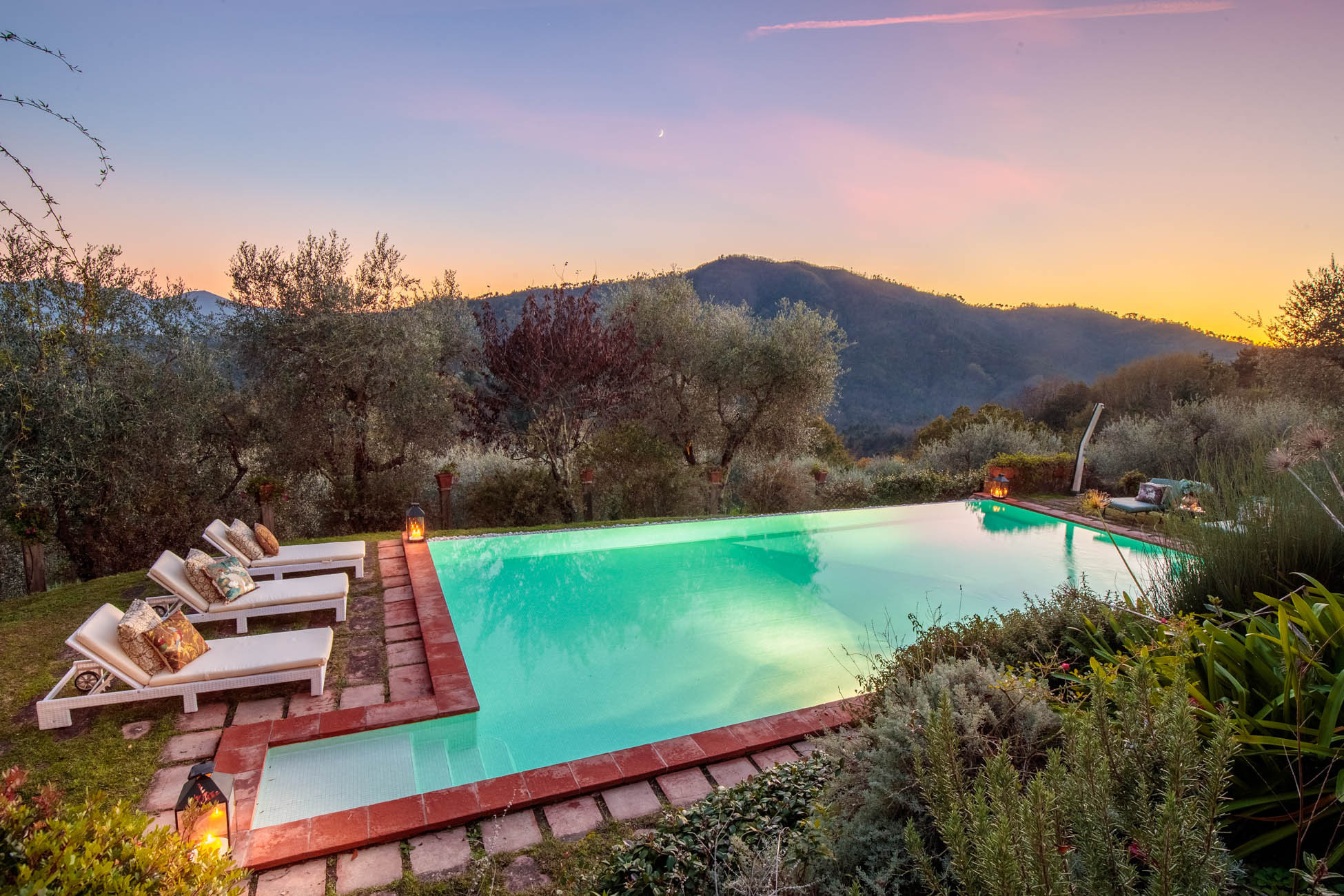 Villa/Dettached house in Lucca - Villa Gufo The Place to Be. Panoramic Private Pool with a Lucca View and Private Tennis Court