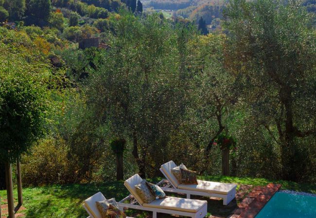 Villa in Lucca - Villa Gufo The Place to Be. Panoramic Private Pool with a Lucca View and Private Tennis Court