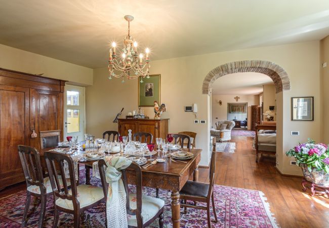 Villa in Capannori - Villa Lorena, a Vintage Family Villa Villa in Capannori - Villa Lorena, a Vintage Family Villa