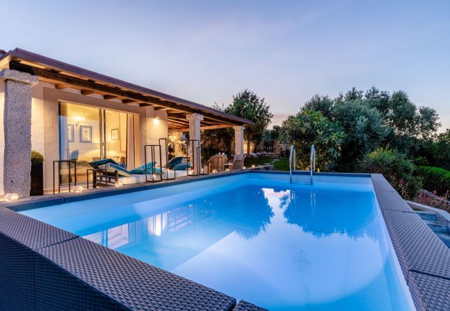 Villa in Ottiolu - VILLA LA BELLA, Luxury Seafront Villa with Panoramic Terrace in Porto Ottiolu, Sardinia