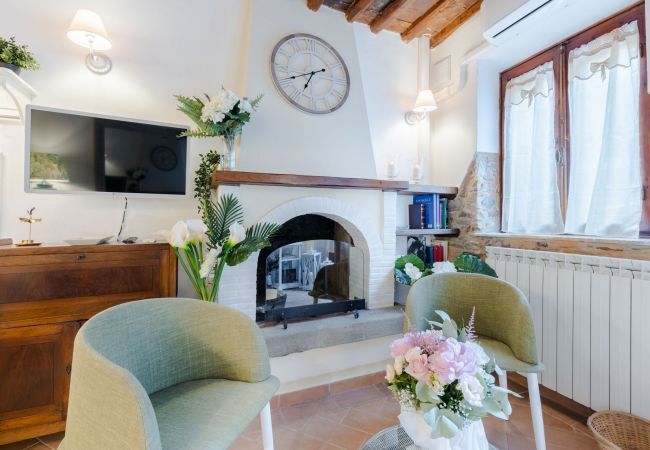 Villa in Vorno - RIO DELLE FATE, a Fairytale Home along the Stream in Vorno, Lucca