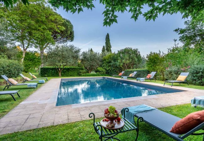 Villa in Camaiore - Luxury Farmhouse Retreat between Lucca and the Beach